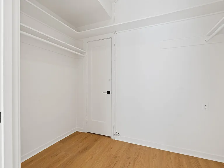 1840 Sacramento St #202 — Photo 5