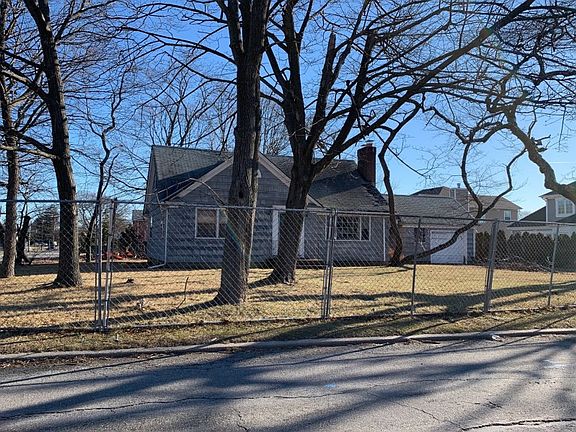 3rd image of 29 Oak Dr