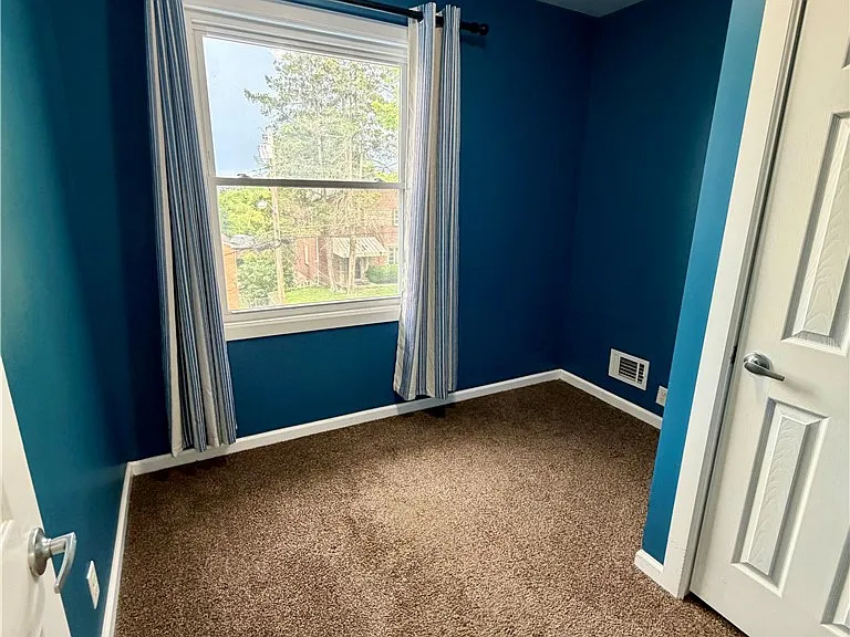 1636 Dagmar Ave — Photo 11