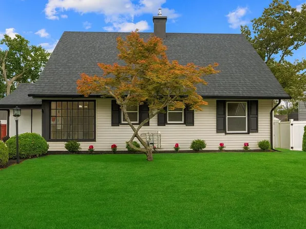 18 Spiralwood Ln, Willingboro, NJ 08046