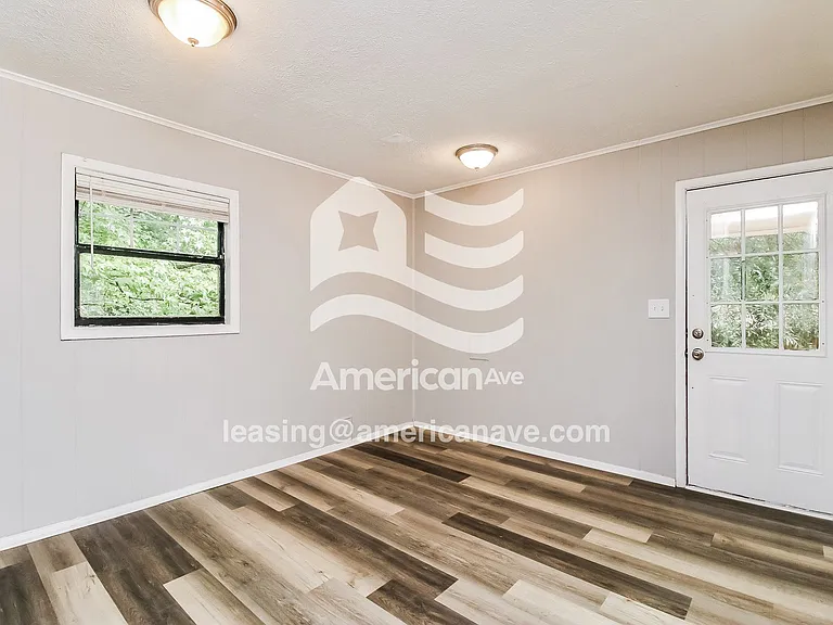 1181965_010_bedroom_9.jpg