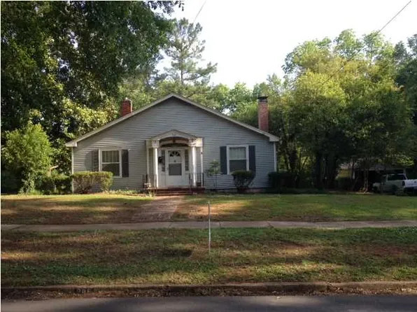 906 6th St, Tuscumbia, AL 35674