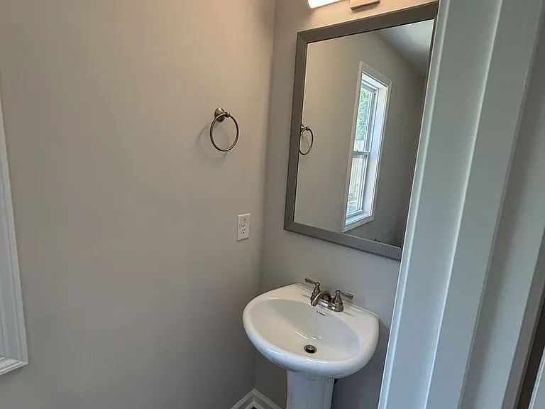 839 Cumberland Dr — Photo 3