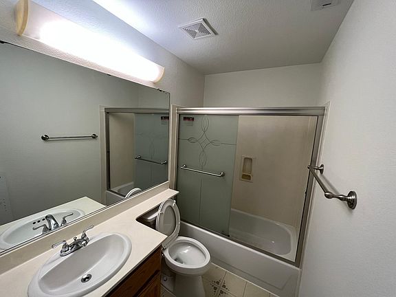 2nd image of 4501 Mackinaw St
