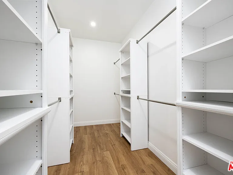 1110 W Muirlands Dr — Photo 22