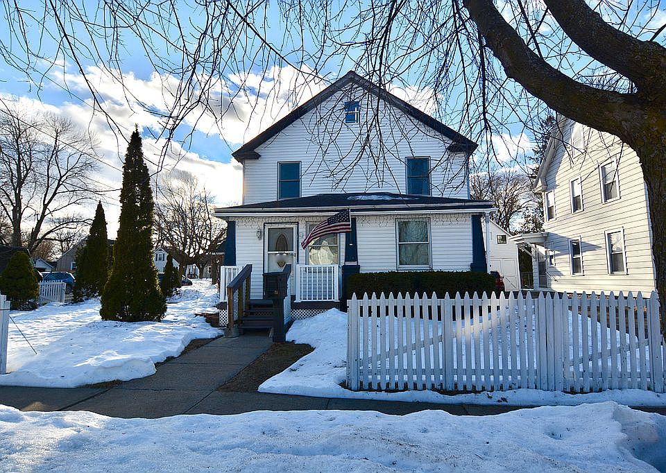 1st image of 198 Main St