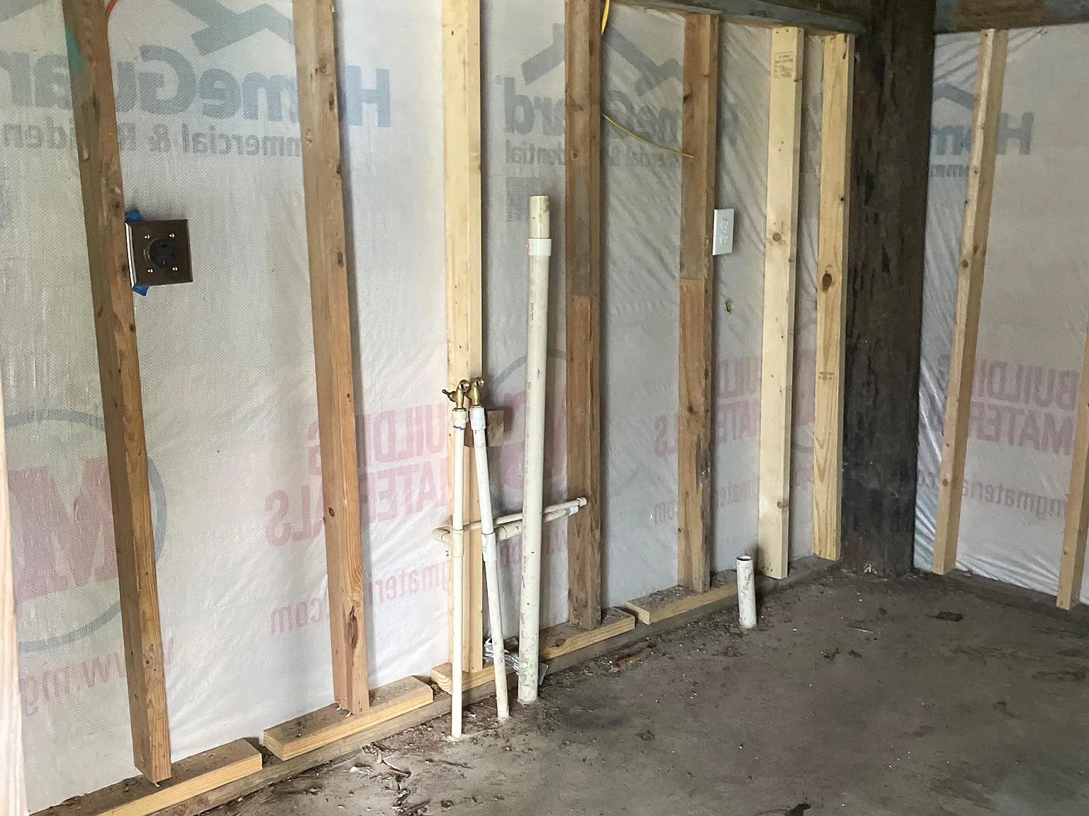 4 bed, 1.0 bath, 960 sqft, $797 — Photo 3
