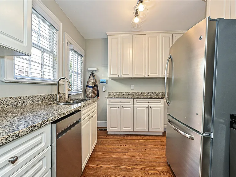 2331 Chesterfield Ave — Photo 8