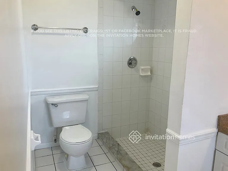 215 SE 19th Ter — Photo 11