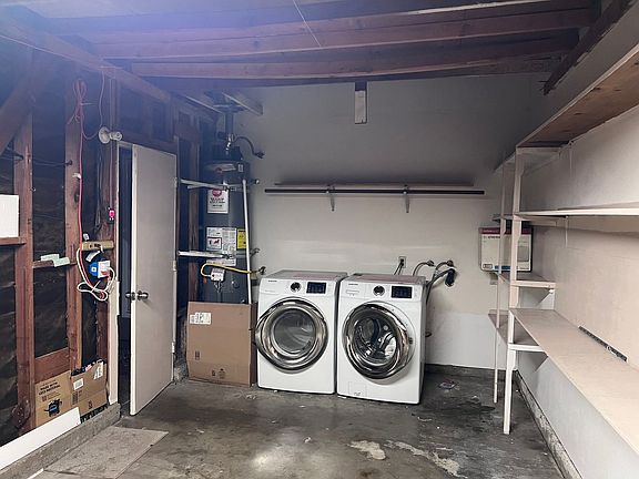 2nd image of 44586 La Paz Rd