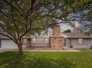 2213 Hillcrest Dr, Janesville, WI 53545