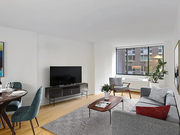 75 W End Ave #S7J — Photo 1