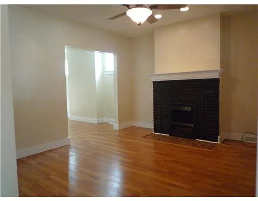 418 Kathleen St photo 1