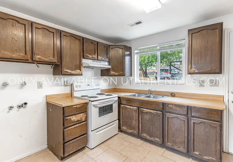 1036 S Virginia Cir — Photo 8