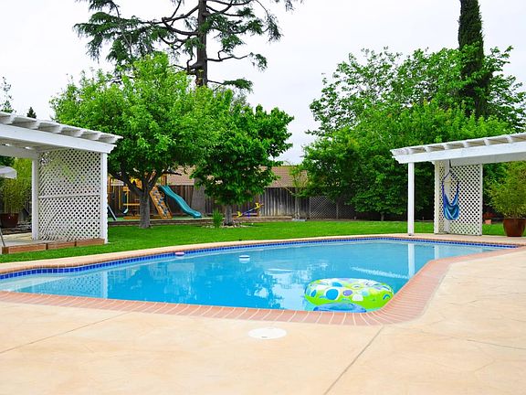 2nd image of 6708 Altiplano Way