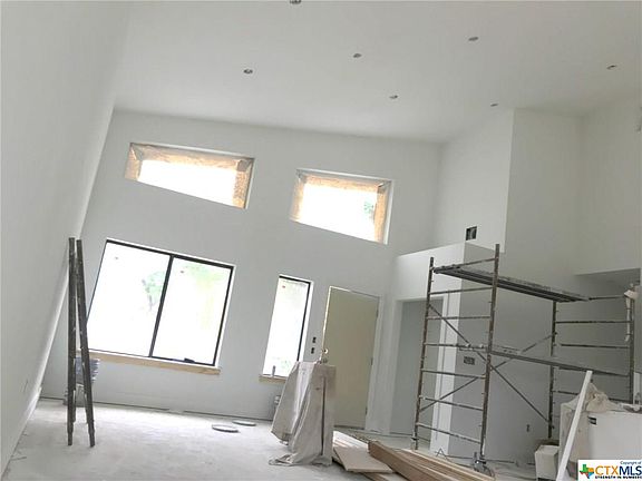 4th image of 1249 Mountain View Dr