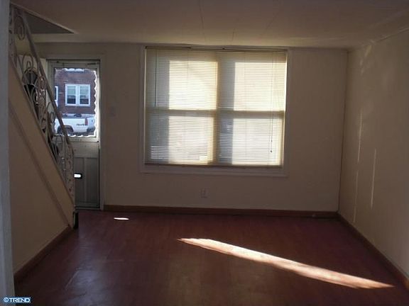 3rd image of 3731 Richmond St