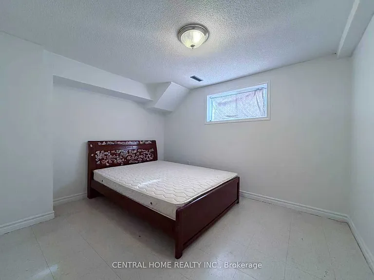 11 Tineta Cres #BASEMENT — Photo 13