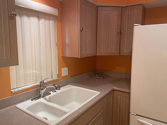 3rd image of 3146 29th Ave N APT 203