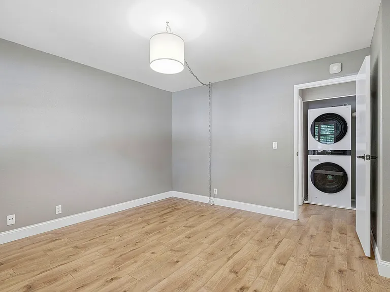 1805 Shirley Dr — Photo 4