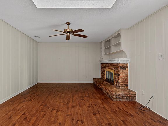 3rd image of 2102 Hughey Dr