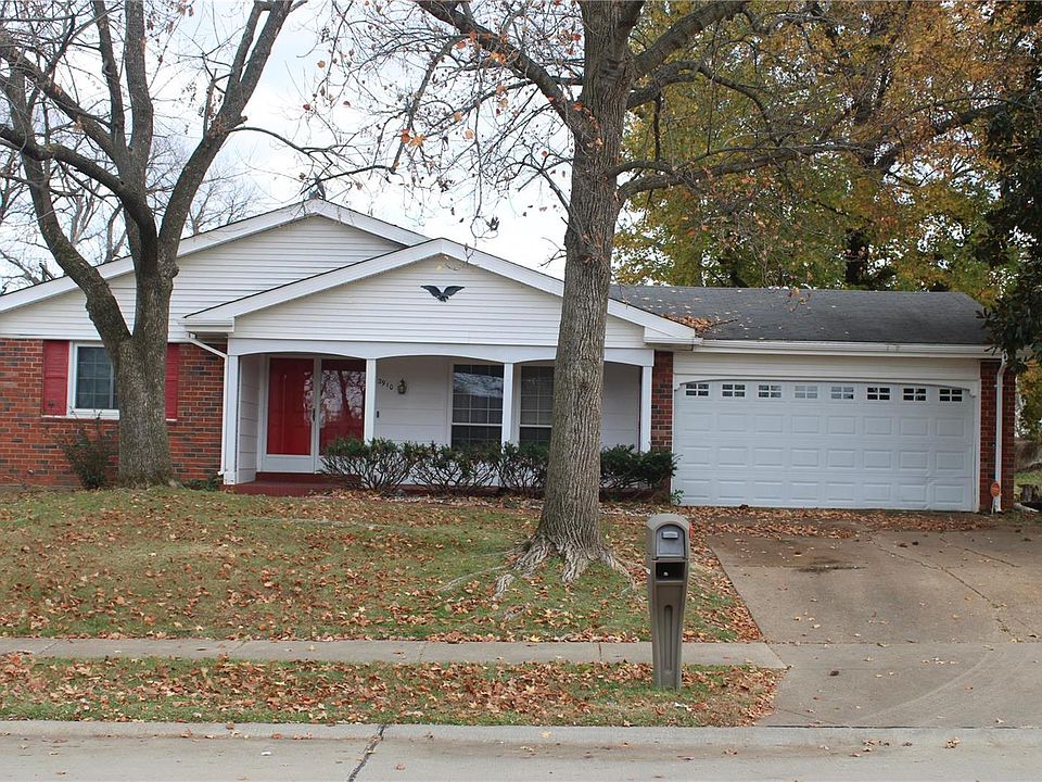 1st image of 2910 Churchill Dr