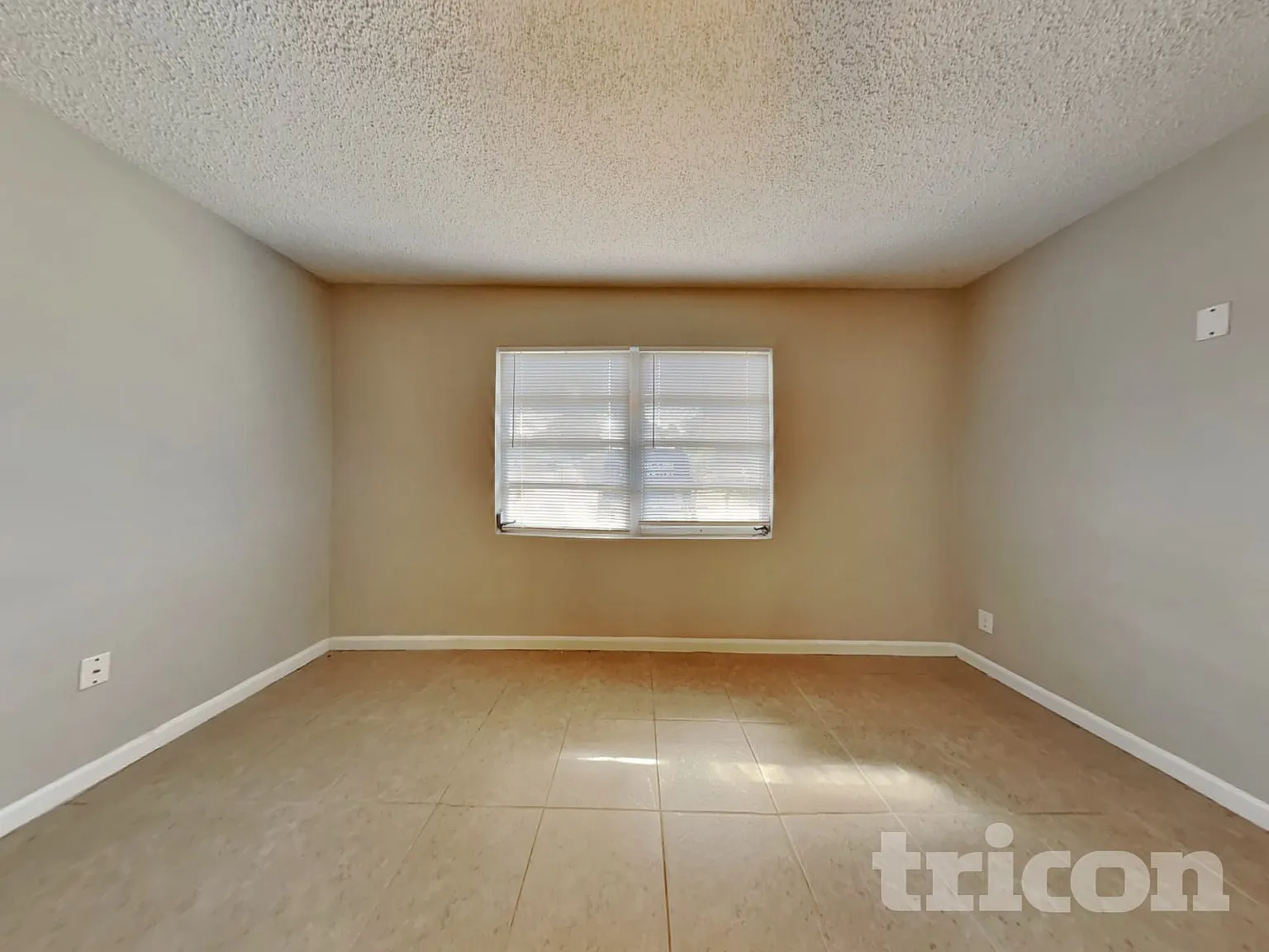 8664 Mockingbird Lane Seminole FL — Photo 4