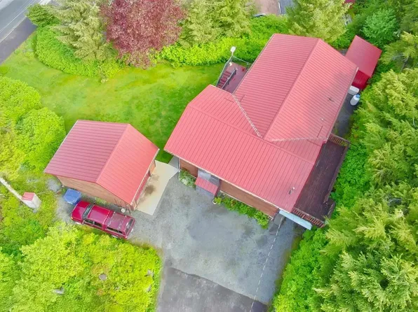 301 Wortman Loop, Sitka, AK 99835