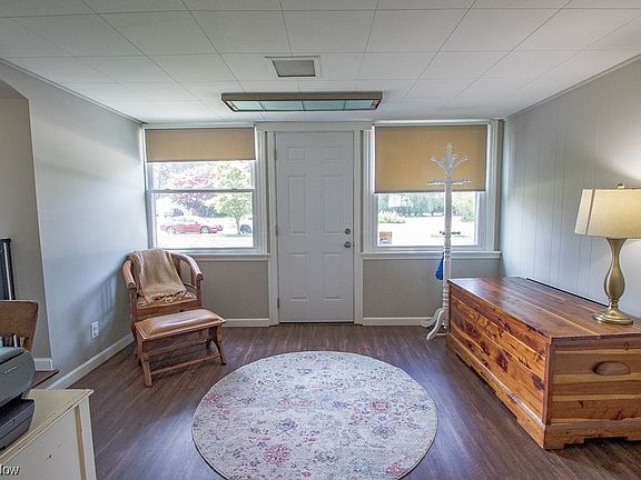 3rd image of 8415 Grenway Dr