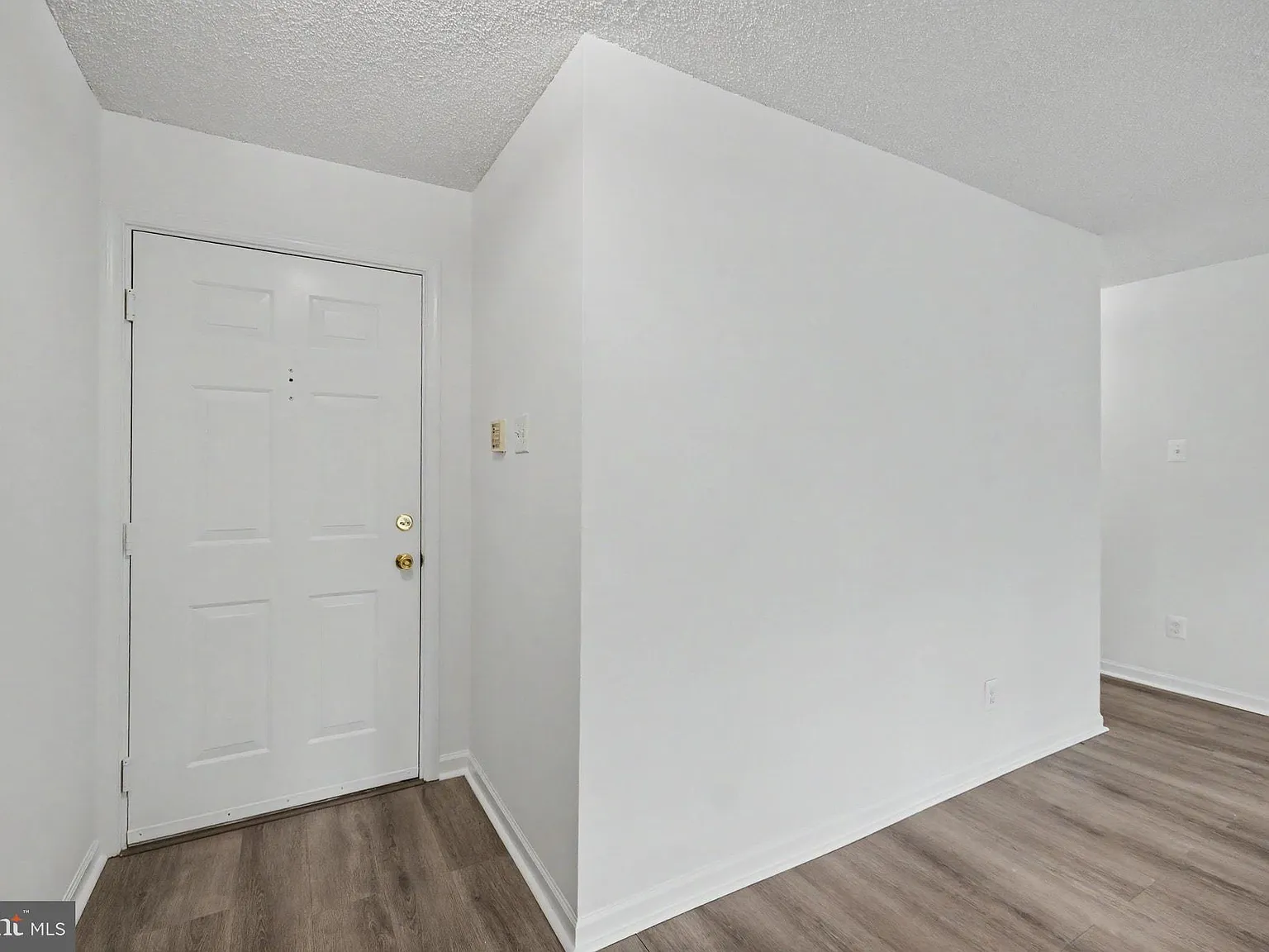 2 bed, 2.0 bath, 940 sqft, $2,500 — Photo 3