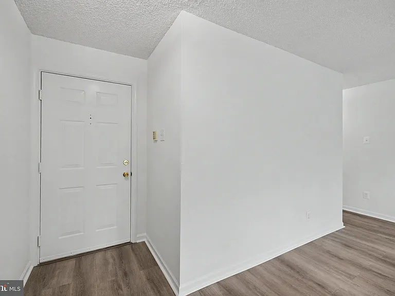 12102 Green Leaf Ct #201 — Photo 3