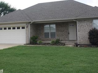 2221 Clara St, Searcy, AR 72143