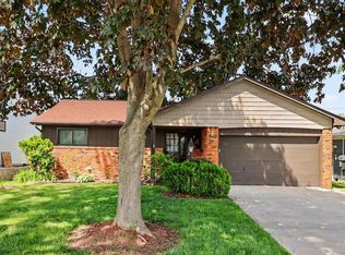 142 Channelsyde Dr, Algonac, MI 48001