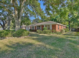 1452 S Circle St, Sealy, TX 77474