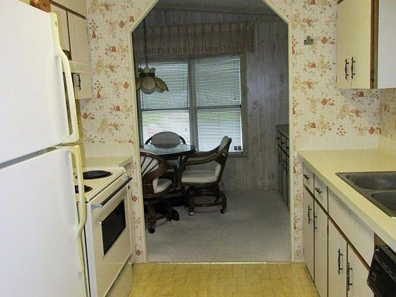 5th image of 205 Pompano Ct