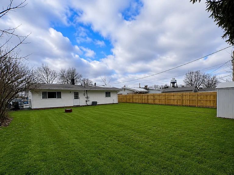 3708 Westbrook Dr — Photo 3