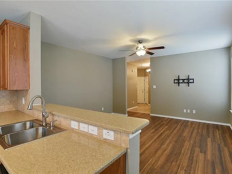 9109 Nathaniel Dr — Photo 9