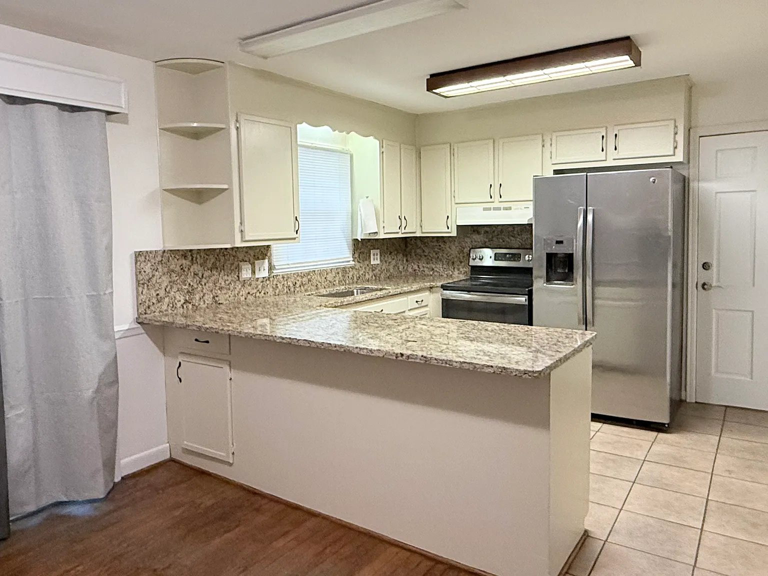880 Catalina Drive — Photo 4