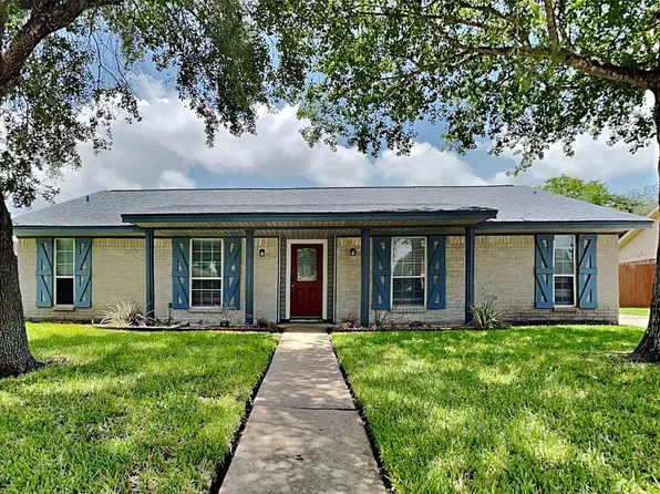 1920 Crooked Creek Ln, Pearland, TX 77581
