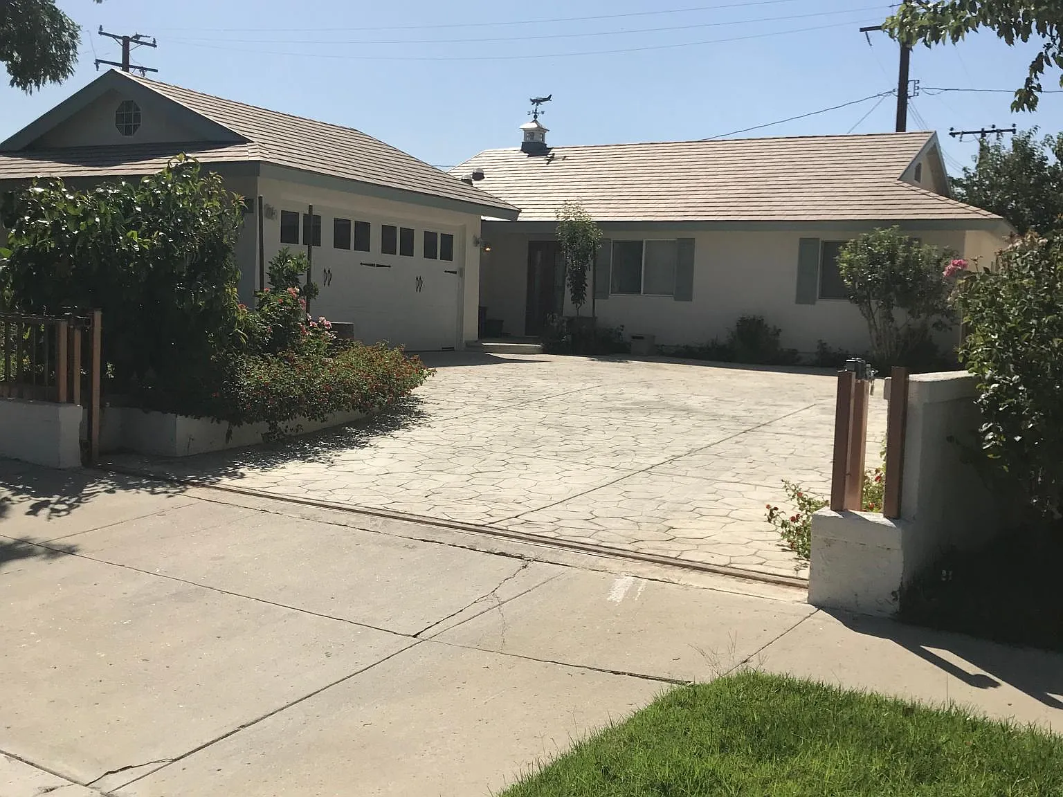 27209 Lakehurst Ave — Photo 2