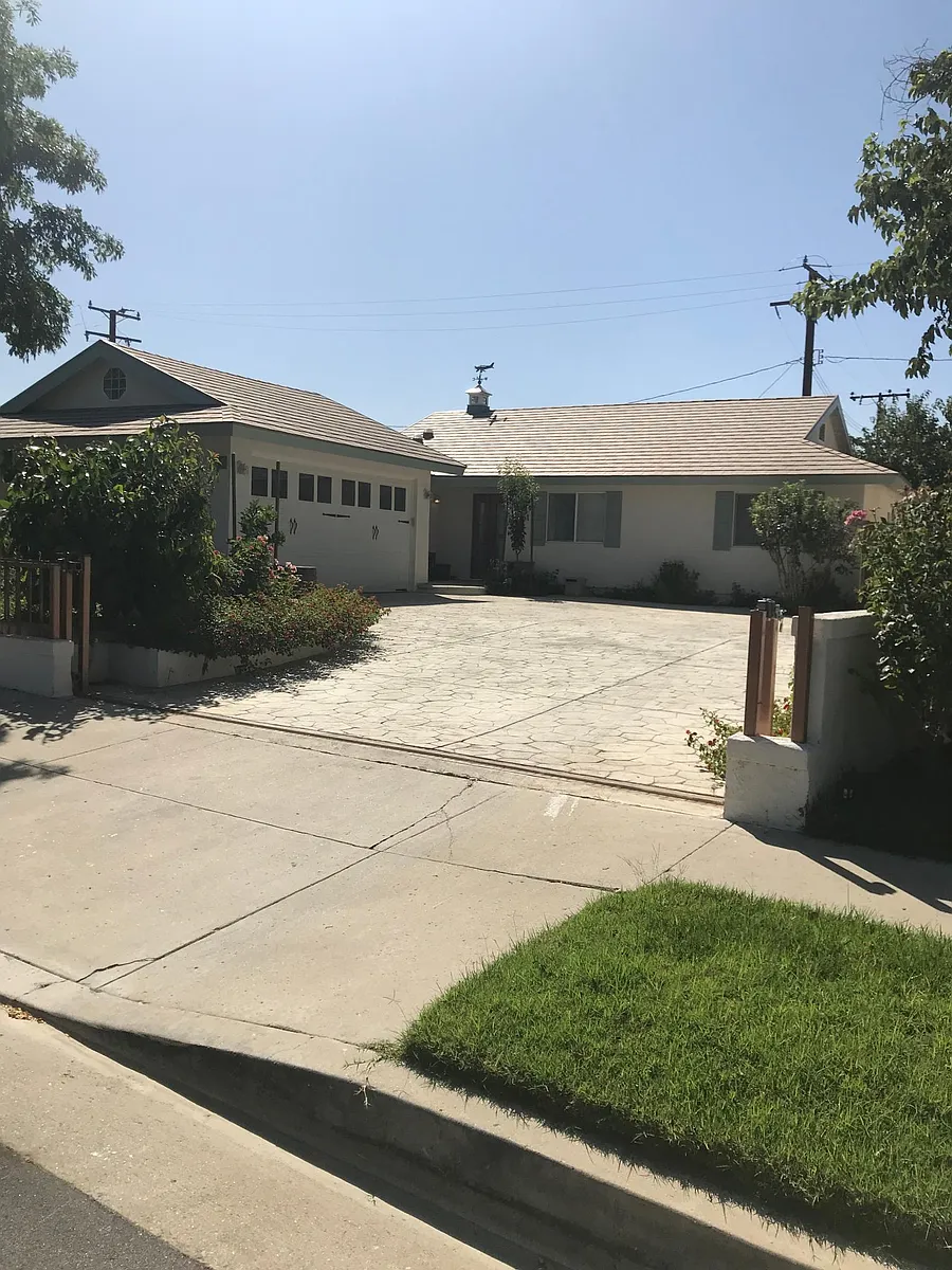 Photo of Home - 27209 Lakehurst Ave