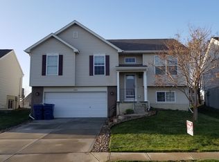 8964 Read St, Omaha, NE 68122