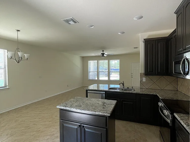 218 Coopwood Ave — Photo 8