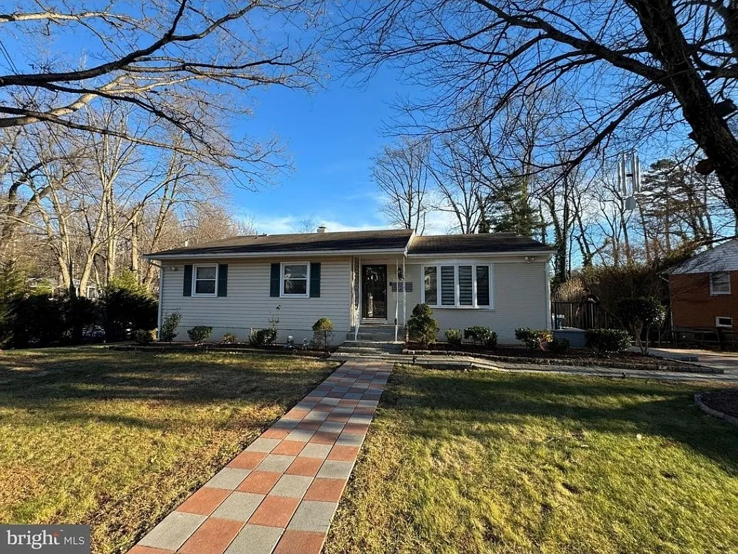 5 bed, 2254 sqft, $5,500 — Photo 2