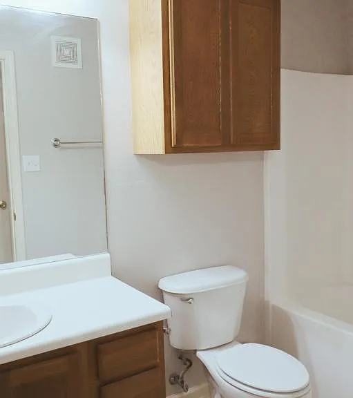 1100 Woodlawn Ave #64 — Photo 11