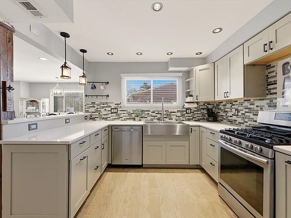 4th image of 49 Elderwood Dr