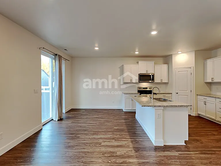 8205 125th St E — Photo 5
