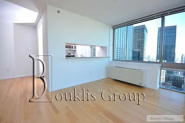 Rented by Bouklis Group | media 4