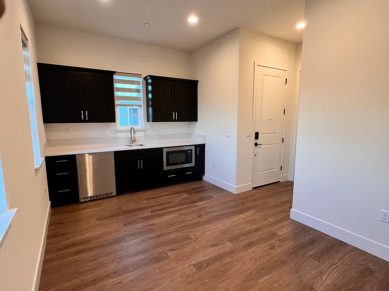 4045 Maddy Ave — Photo 4