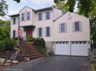 11 Pasco Cir, Warwick, RI 02886